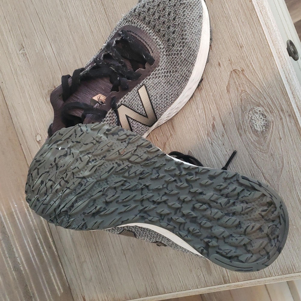 New Balance Gray and Black Atheltic Shoes - Picture 4 of 5